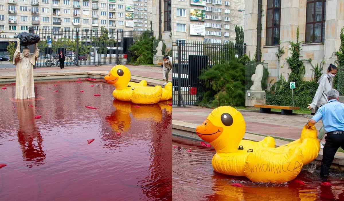 "Lotna Brygada Opozycji" wsadziła papieżowi kaczuchę do krwawego basenu