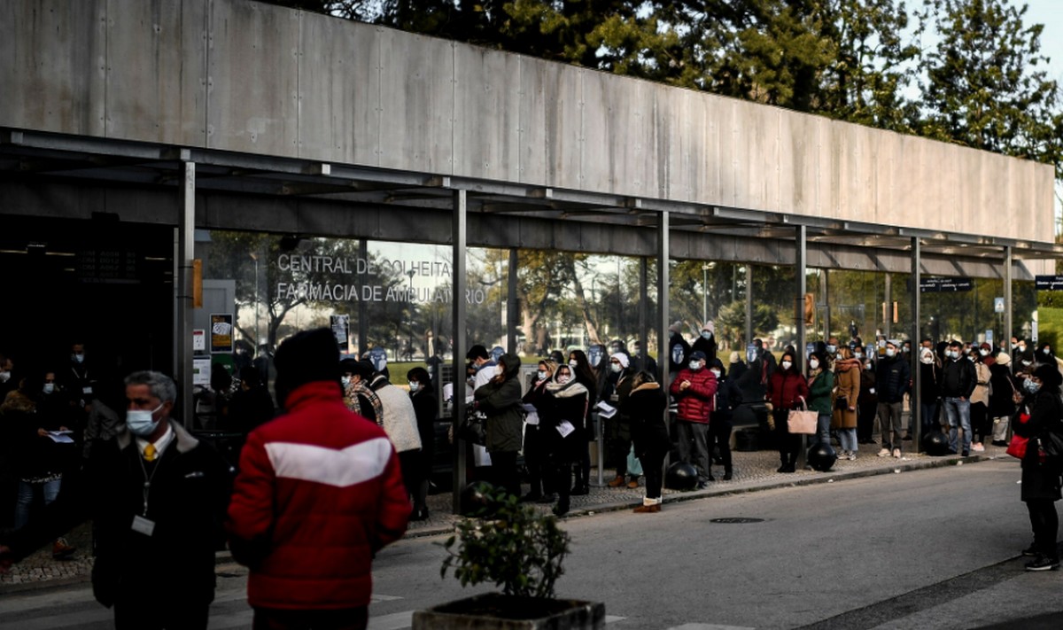 Portugalia: liczba zgonów z ostatnich kilku tygodni zakorkowała zakłady pogrzebowe