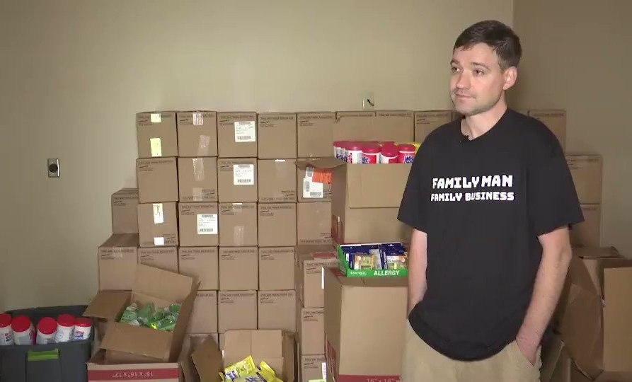 USA: cwaniaczek, który wykupił ze sklepów 17 000 płynów do dezynfekcji rąk, zmuszony do ich rozdania