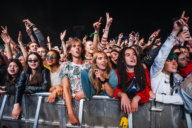 Ekspert WHO w NY Times: "Festiwale, koncerty, wydarzenia sportowe wrócą najwcześniej jesienią 2021 roku"