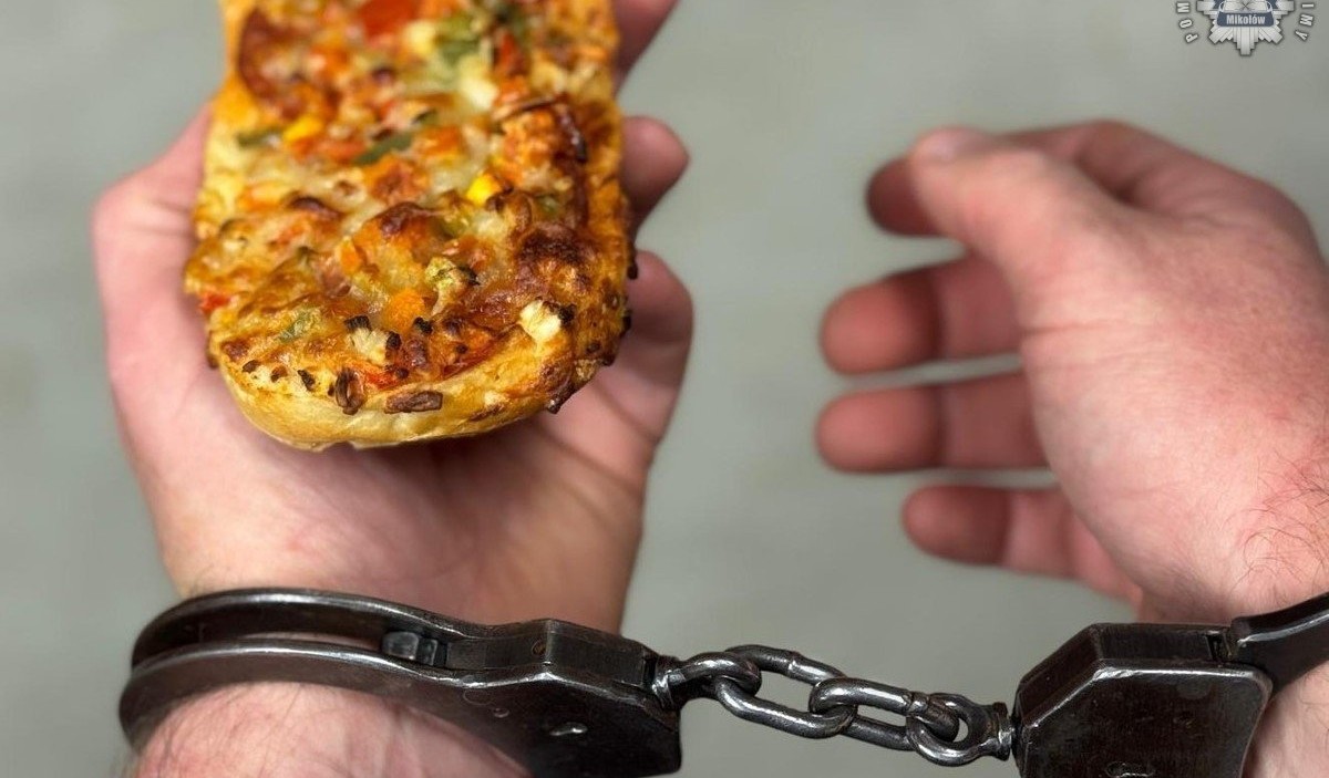 Śląsk: klient stacji zgłosił policji, że dostał zimną zapiekankę od pijanej kasjerki, ona okazała się trzeźwa, a on poszukiwany