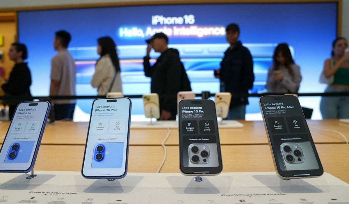 Apple wysłało 5 samolotów wypełnionych iPhone'ami do USA, żeby ominąć nowe taryfy celne