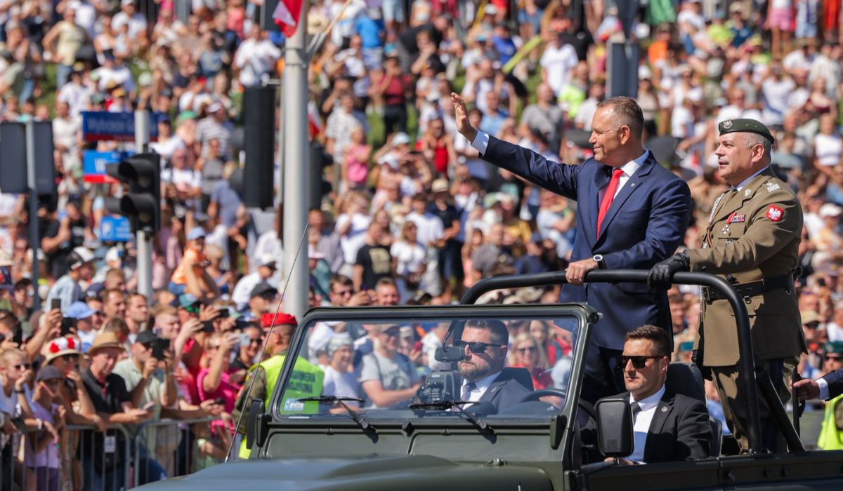 Prezydent przydymił do premiera, że Bóg, Honor i Ojczyzna, a nie jakieś programy SAFE