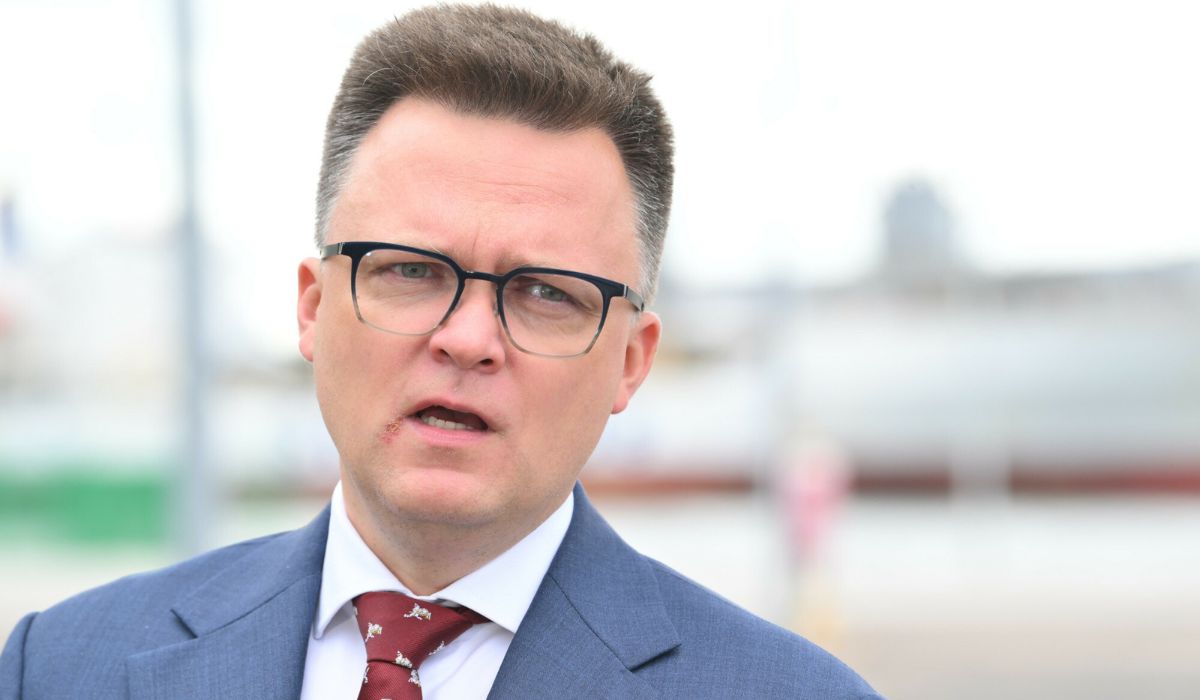 Sondaż: większość Polaków uważa, że Szymon Hołownia powinien dać już sobie spokój z polityką