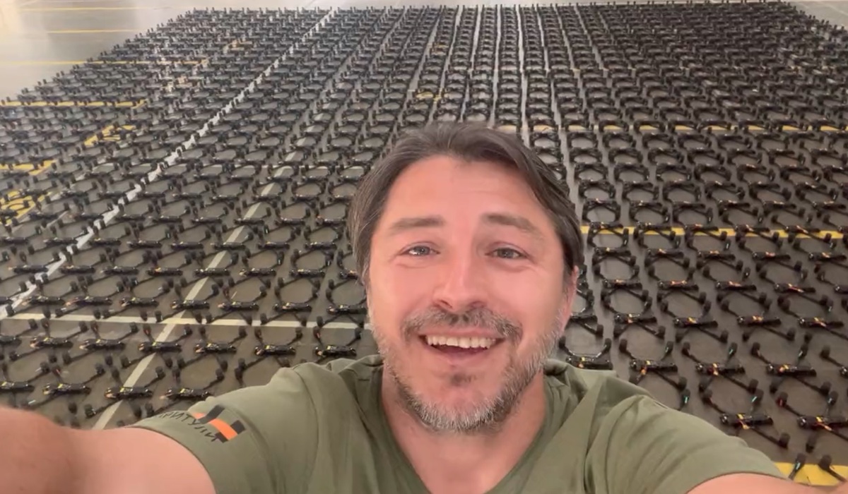 Ukraina: influencer pokazał efekt zbiórki, tysiąc sportowych dronów trafi na pole walki