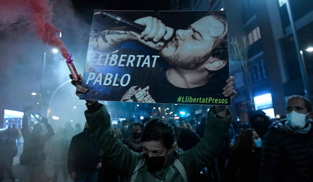 W Barcelonie wciąż trwają protesty i manifestacje w obronie rapera skazanego za wychwalanie ETA