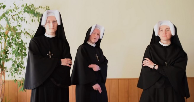 Łagiewniki: zakonnice dołączyły do rapowego wyzwania, trzymały się bitu i powołania