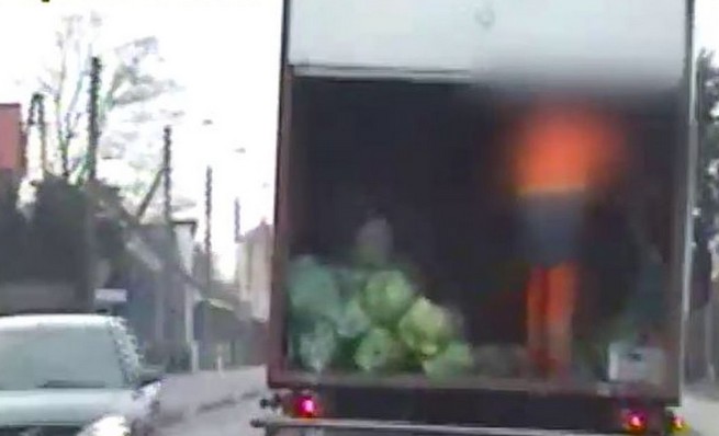 Policja zatrzymała pijaną załogę śmieciarki. Kierowca miał 2,5 promila