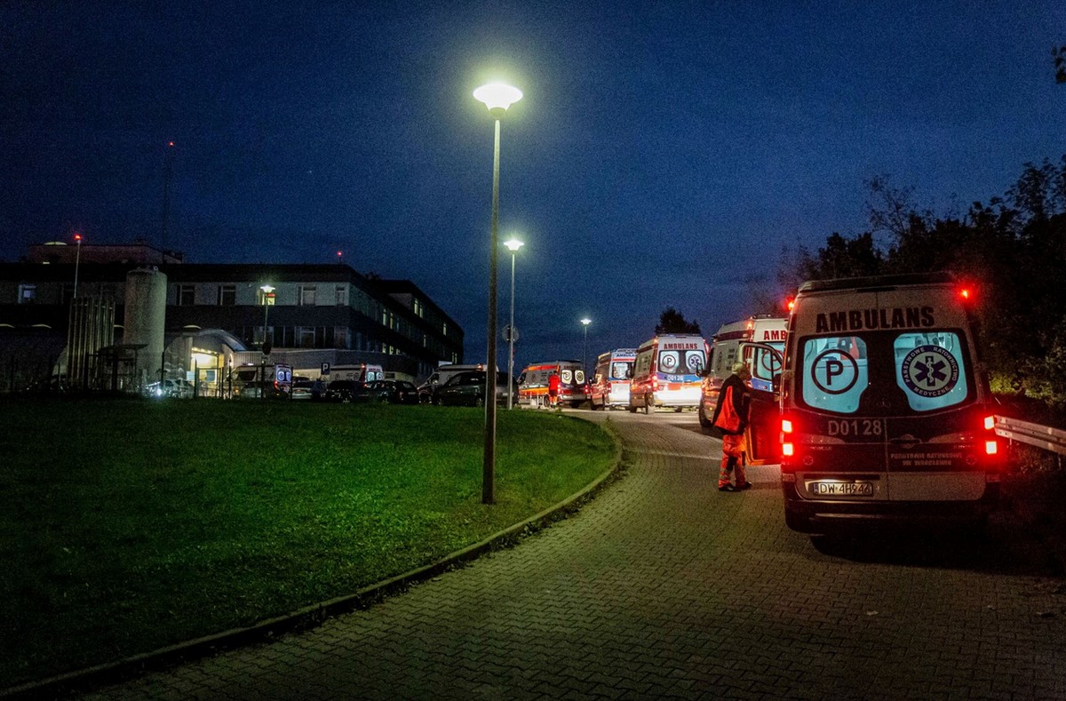 Ktoś streamuje komunikację dyspozytorni warszawskiego pogotowia na platformie do streamingu gier