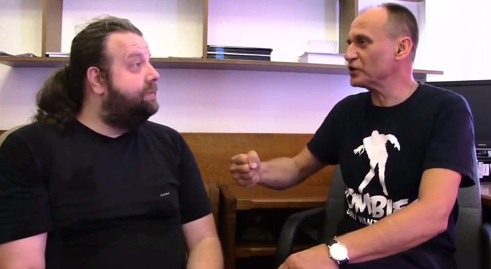 Paweł Kukiz tłumaczy, dlaczego musiał zjeść konia i przebrać się w jego skórę