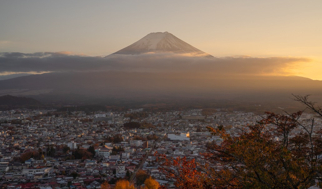 Japonia: na górze Fuji trzeba było ustawić barykady, kamerę i alarm, żeby zniechęcić turystów