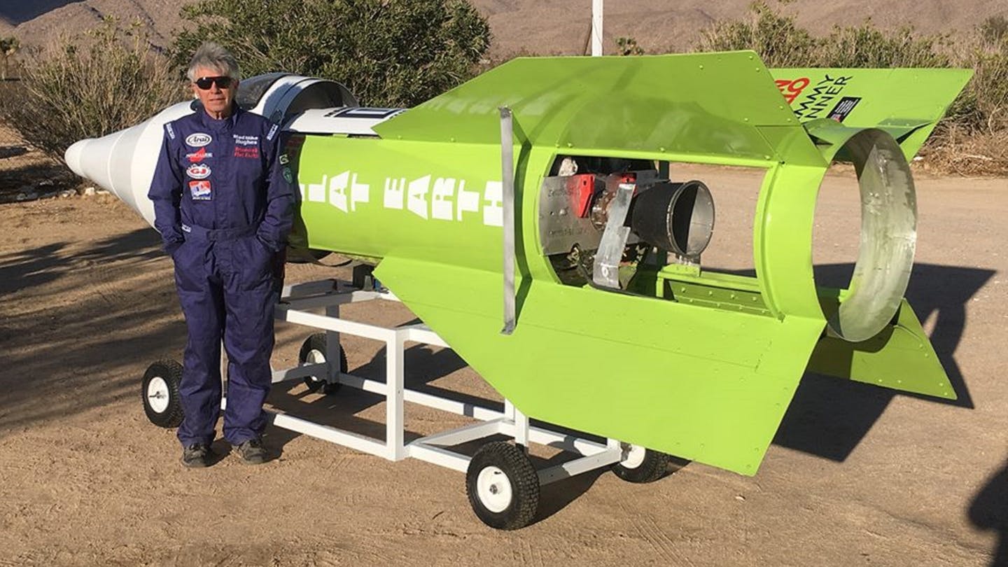 Wyznawca teorii płaskiej Ziemi zginął podczas próby zdobycia dowodów