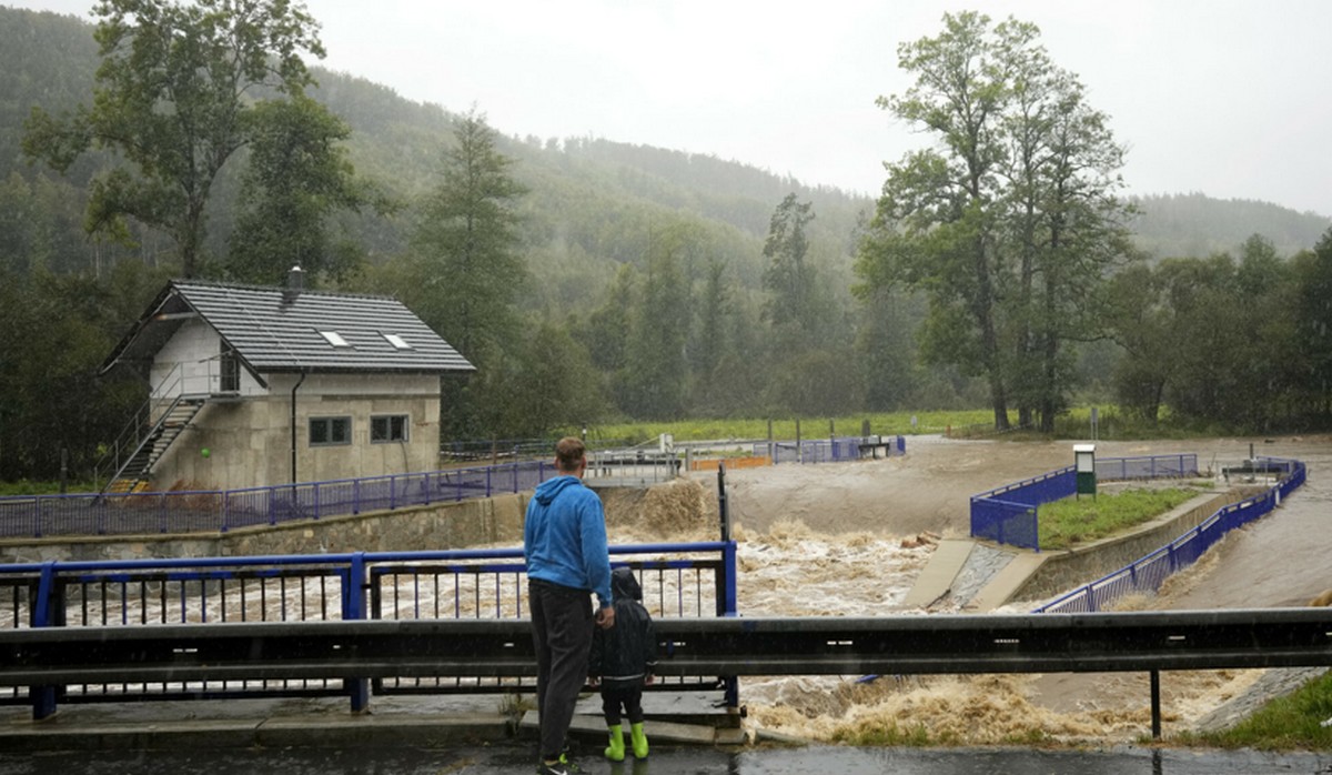 Czechy też zmagają się z wielką wodą, dziś ma nastąpić kulminacja fali powodziowej