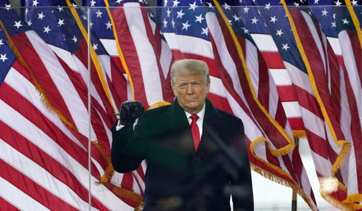 Trump się namyślił i jednak przekaże władzę, chyba że do wieczora się rozmyśli