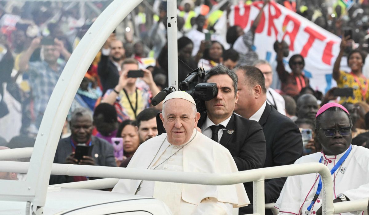 Papież Franciszek zrobił rundkę po homofobicznych krajach i potępił kryminalizację homose*sualizmu