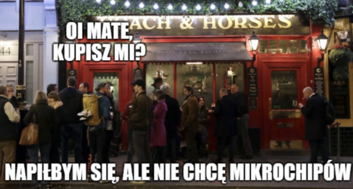 UK: premier Johnson rozważa, żeby w pubach pytano nie tylko o dowód, ale też o dowód szczepienia