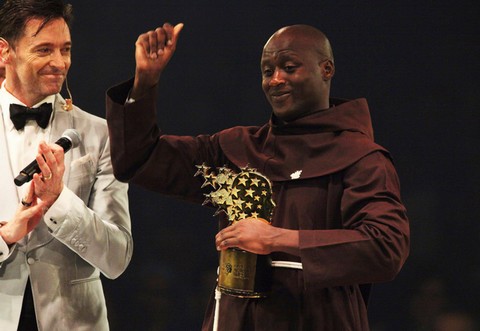 Nauczycielski Nobel i milion dolarów trafił do Kenijczyka, który 80% zarobków przekazuje biednym dzieciom