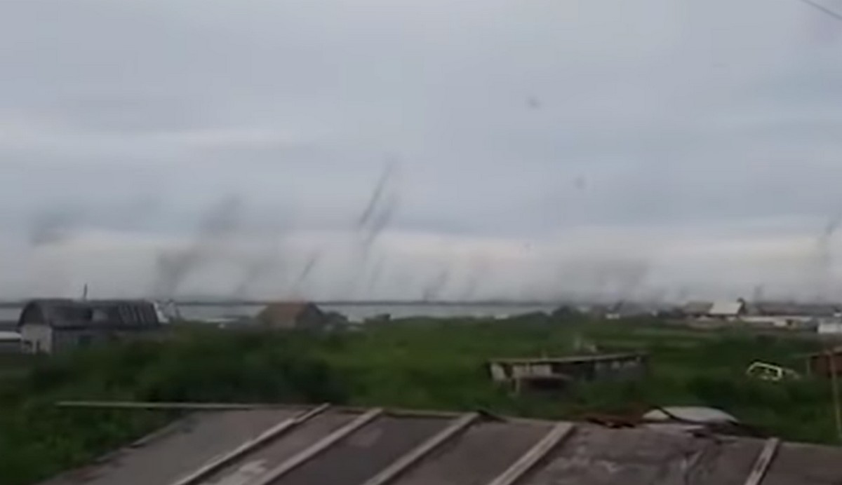 Być może chcesz zobaczyć, jak wygląda komarnado na Kamczatce