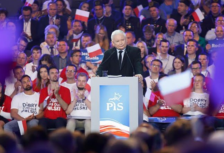 Jarosław Kaczyński: na koniec 2023 minimalna pensja wyniesie 4 tys. zł