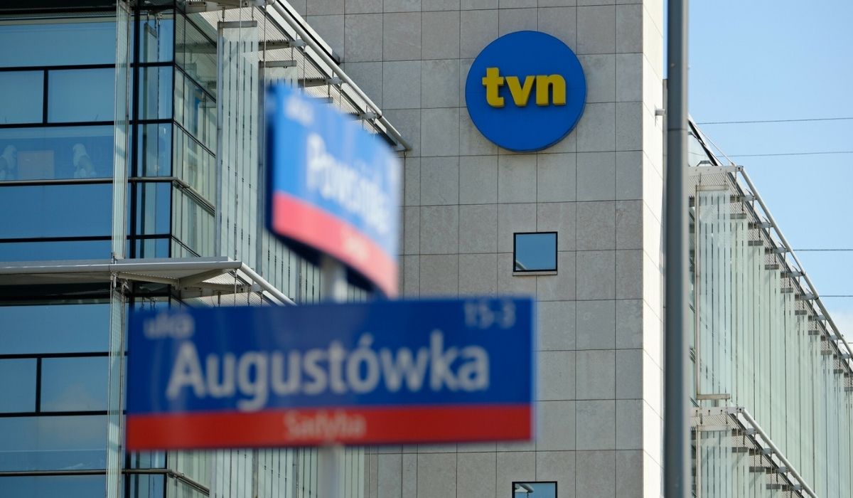 Operator TVN nie mógł znieść homofobicznych ataków przełożonych, więc nie przedłużyli mu śmieciówki