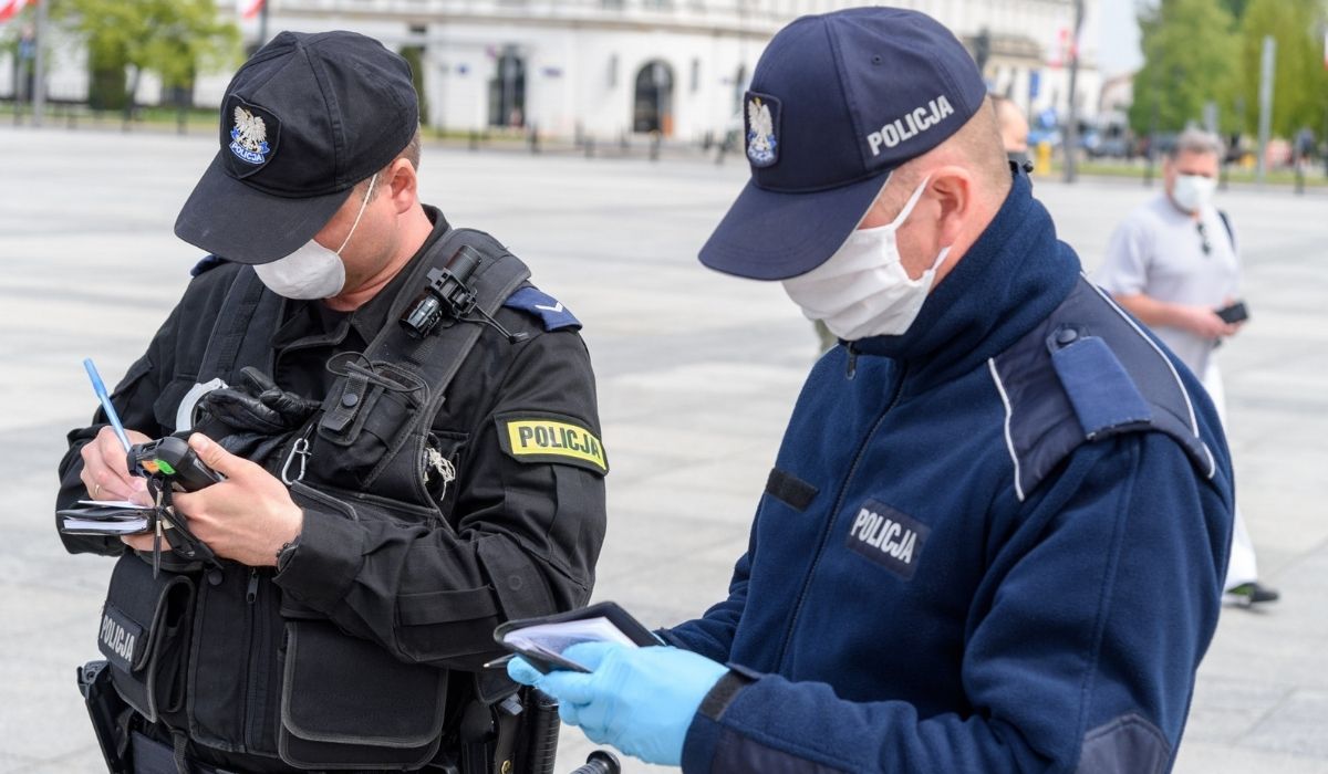 Liczba mandatów za brak maseczki wzrosła 10-krotnie