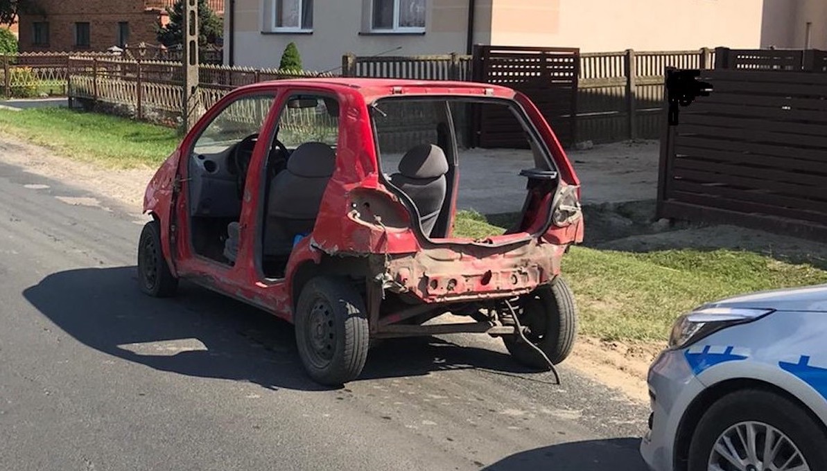 Łódzkie: policja zatrzymała samochód zombie: Matiz nie miał drzwi, zderzaka, pokryw, tablicy ani nadziei