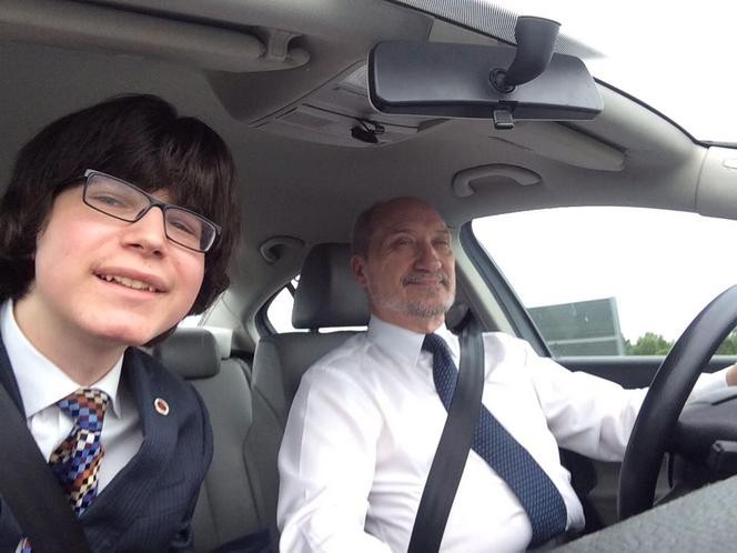 Onet: Polska Fundacja Narodowa zapłaciła za bilet do USA i hotel dla Edmunda Jannigera