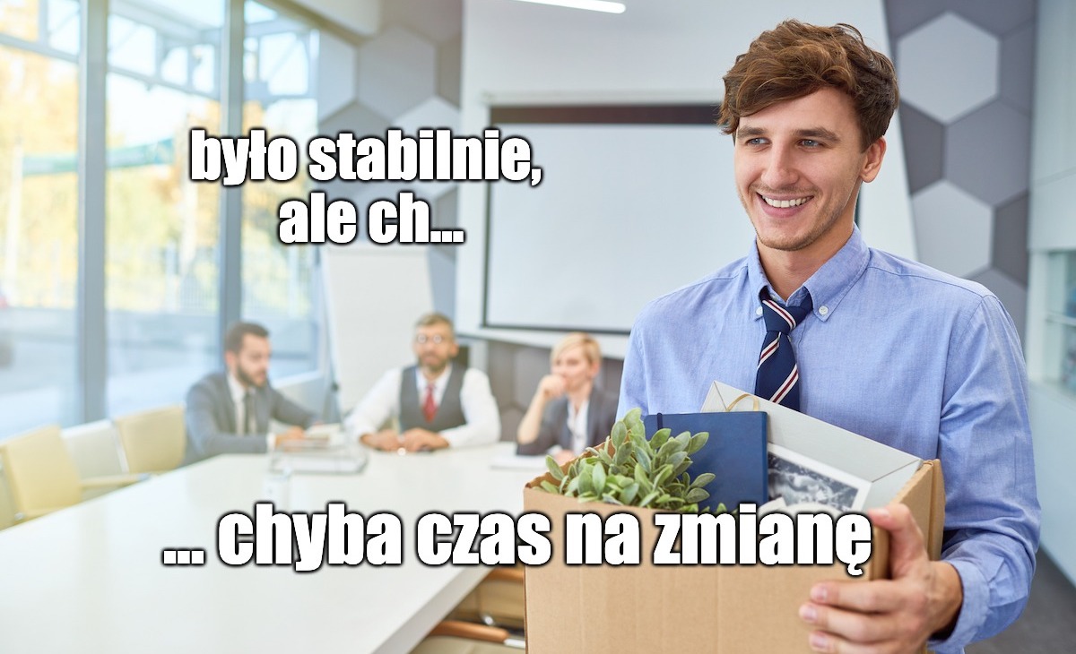 Badanie: zawodowo najczęściej żałujemy, że nie zaczęliśmy wcześniej, siedzenia "za długo" i nieproszenia o podwyżkę