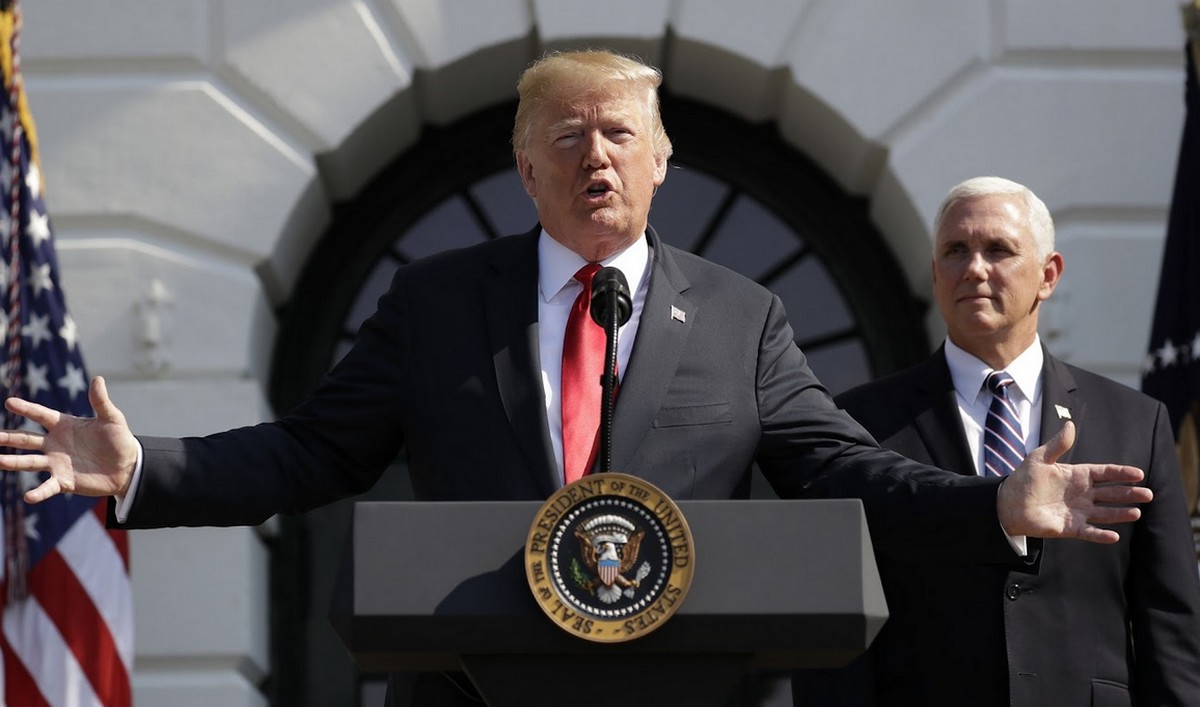 Trump nie żartował i od 1 lutego nakłada 25% cła na produkty z Kanady i Meksyku