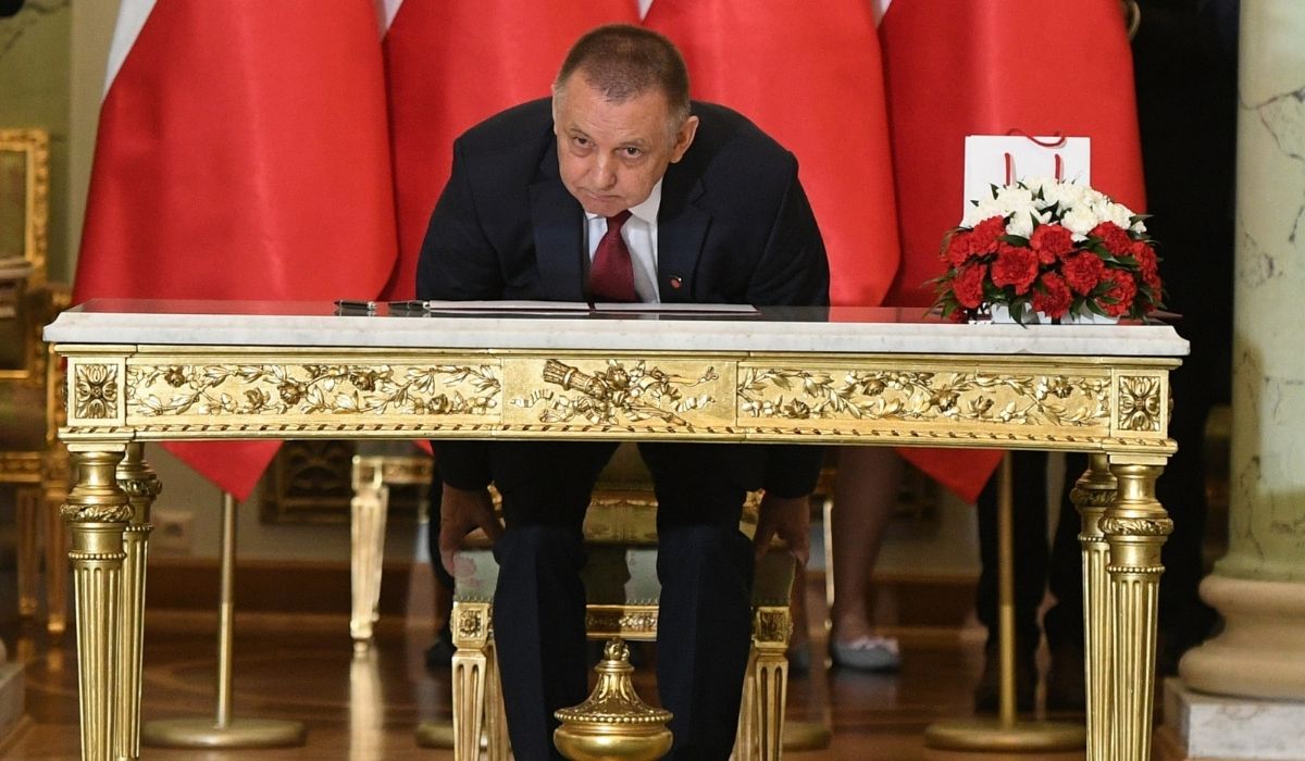 NIK podejrzewa, że zaatakowano urządzenia osób z otoczenia Banasia, również jego syna