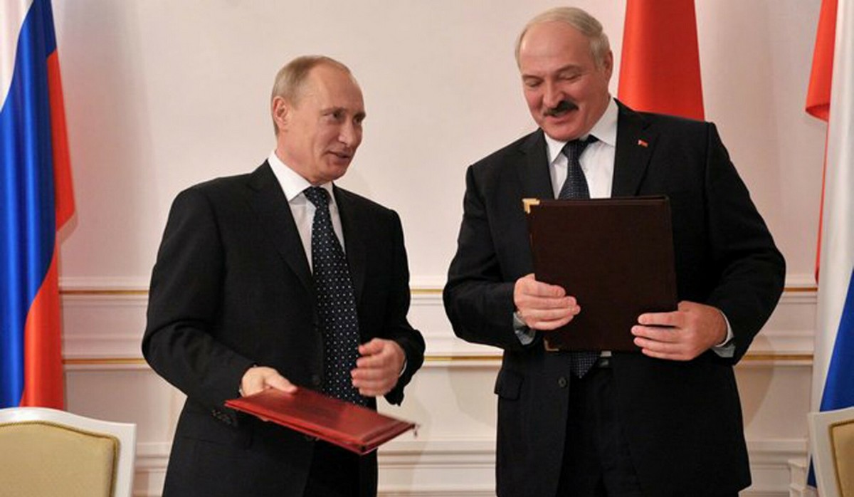 Łukaszenka chwali się współpracą z Rosją: "można powiedzieć, że mamy wspólną armię"