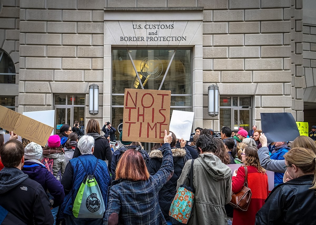 USA: pielęgniarka twierdzi, że migrantkom w amerykańskich obozach przymusowo usuwano macice