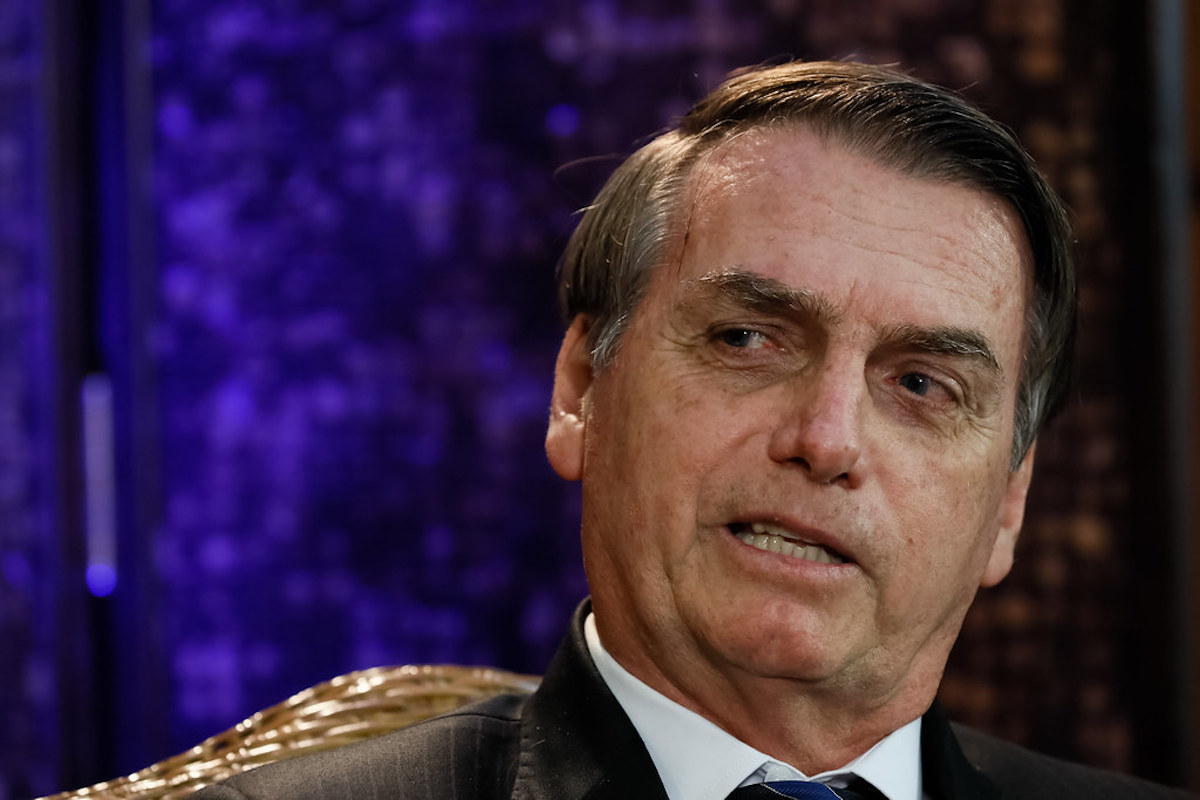 Brazylia: Bolsonaro zlekceważył pandemię, ale dał powszechną zapomogę i teraz jest bohaterem