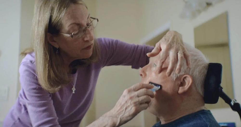 Gilette z kolejną kampanią: promuje maszynki dla osób potrzebujących opieki