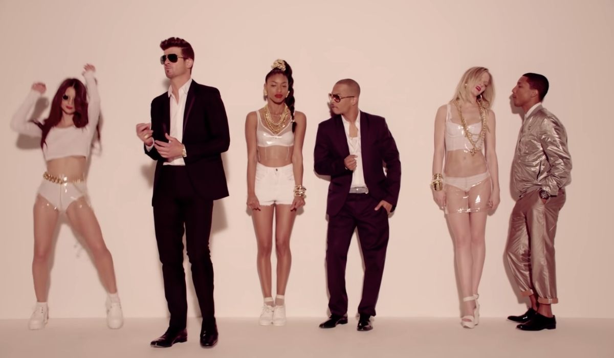 Emily Ratajkowski oskarża Robina Thicke o mol*stowanie na planie teledysku Blurred Lines