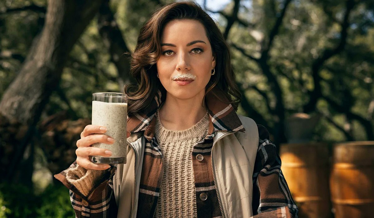Aubrey Plaza wystąpiła w antyreklamie mleka roślinnego, ale reakcje były tak złe, że ograniczyła komentarze