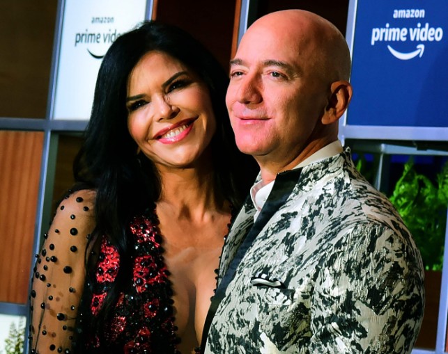 The Wall Street Journal: dziewczyna Jeffa Bezosa wysłała jego nagie zdjęcia bratu, a on sprzedał je tabloidowi