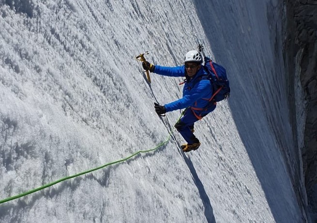 Francuski minister udawał "pionową" wspinaczkę na Mont Blanc