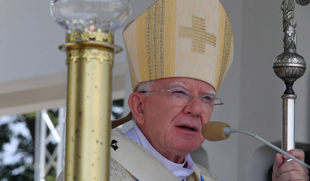 Abp Jędraszewski nazywa in vitro "przemysłem produkującym dzieci" i znowu straszy homose*sualizmem