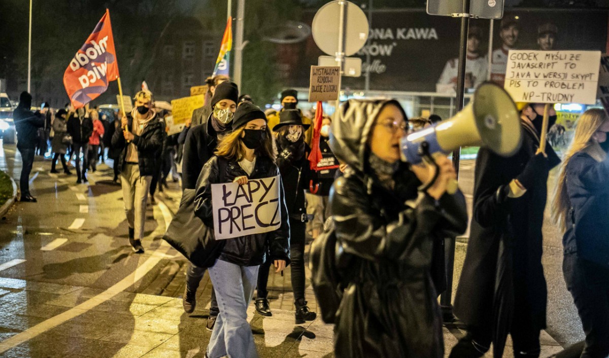 Białystok: nastolatka została wyrzucona z katolickiej szkoły za udział w Strajku Kobiet