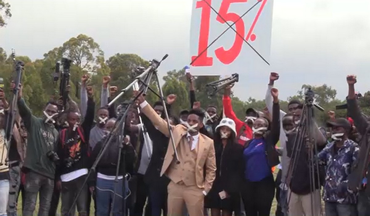 Kenia: youtuberzy protestują przeciwko nałożeniu na nich podatku, uważają, że rząd chce ich okraść