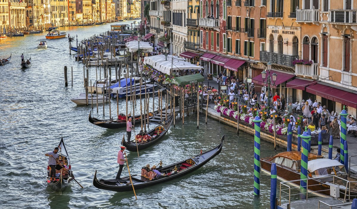 Wenecja jeszcze zaostrza reguły dla turystów, grupy muszą trzymać się limitów
