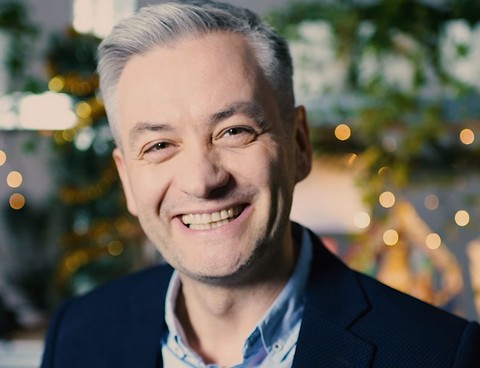 Biedroń składa życzenia świąteczne Schetynie: najważniejsze nie są prezenty, a ludzie