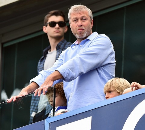 Roman Abramowicz nie zamieszka w Szwajcarii. Przez pranie brudnych pieniędzy