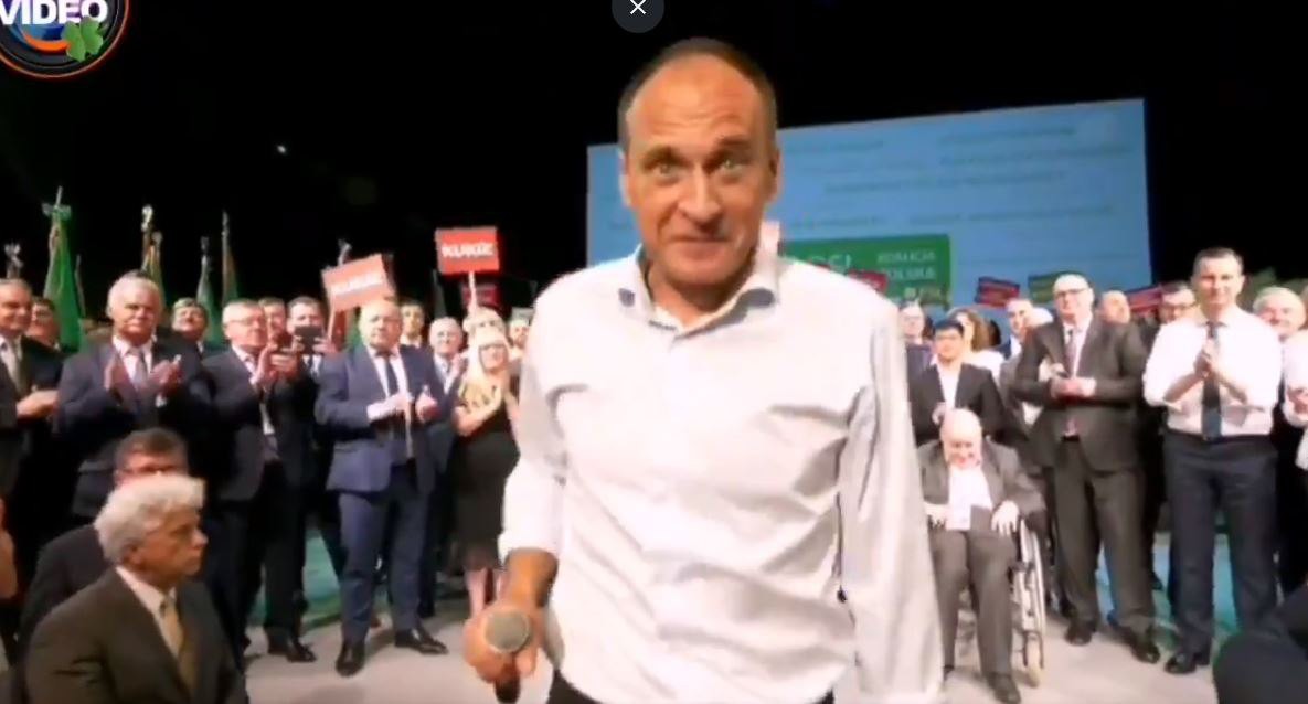 Paweł Kukiz zaśpiewał na konwencji PSL "Miasto budzi się", wszyscy klaskali, było miło i wesoło