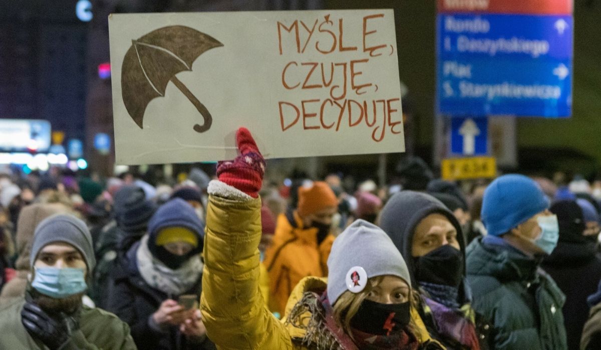 Wyrok Trybunału w sprawie aborcji został opublikowany, protesty w ponad 40 miastach 