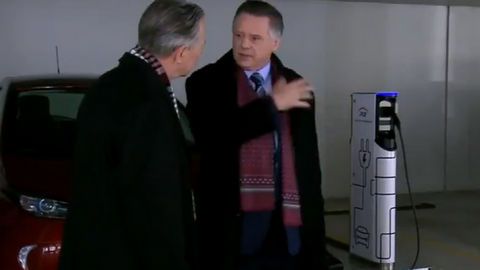 TVP reklamuje w Klanie plan Morawieckiego na elektromobilność