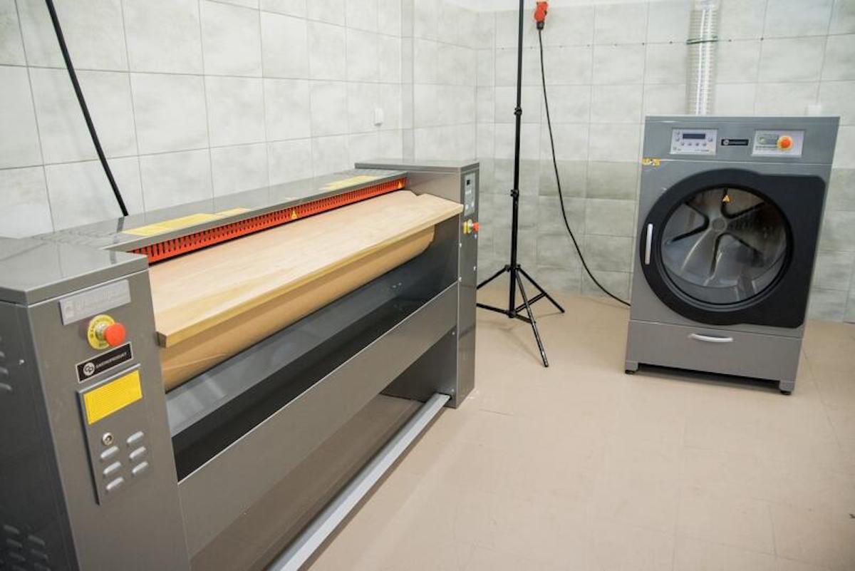 Gdańsk: ruszyła pralnia dla bezdomnych i to dobrze, ale jedyna w Polsce, a to źle