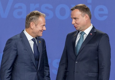 "Rzeczpospolita": Donald Tusk tuż za Andrzejem Dudą