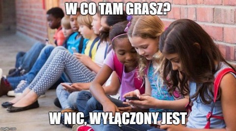 Francja wprowadza zakaz używania smartfonów i tabletów w szkole